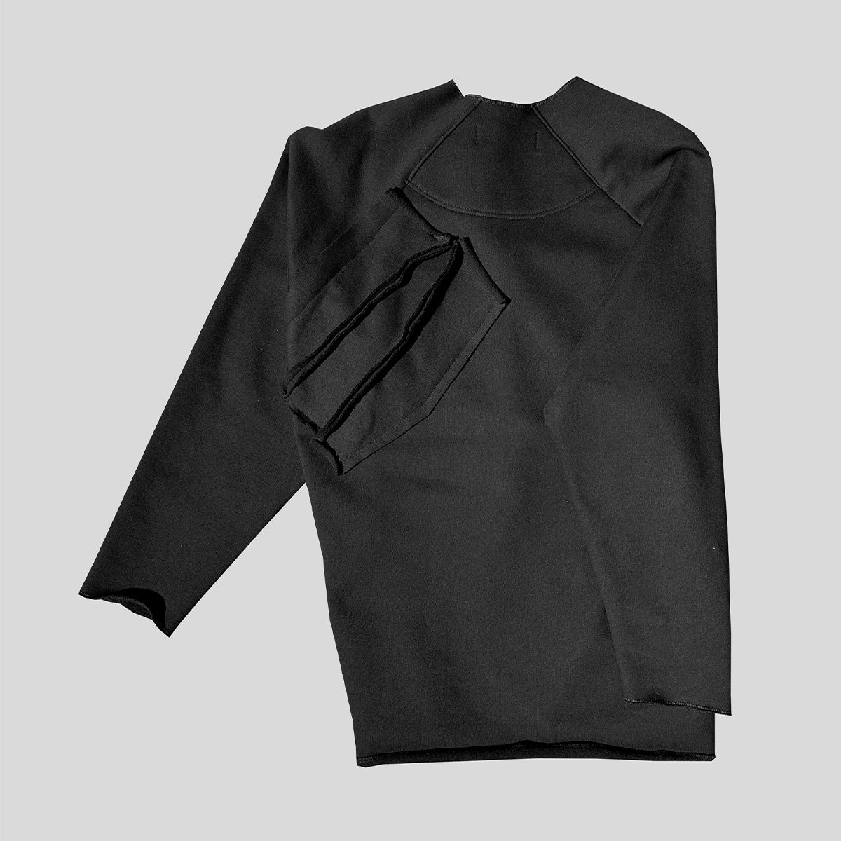 10 | SWEATSHIRT WITH POCKET - black