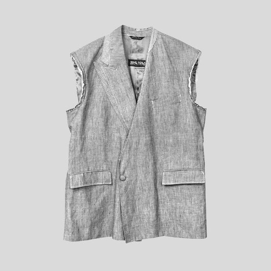 13 | UPCYCLED SLEEVELESS JACKET - grey